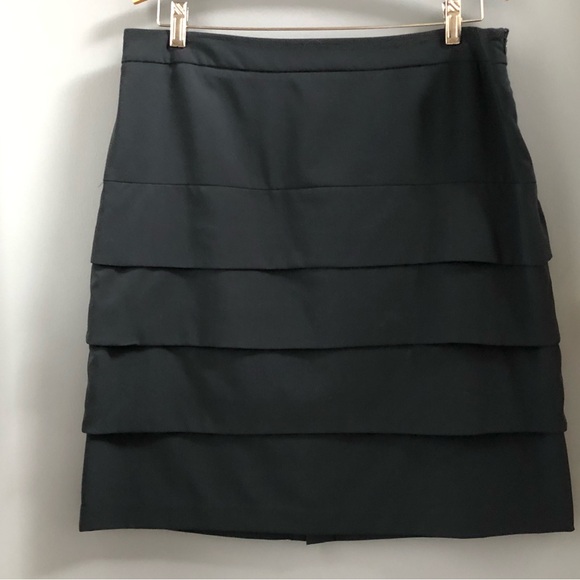 Larry Levine Stretch Tiered Black Skirt, Sz 12 - Picture 2 of 12